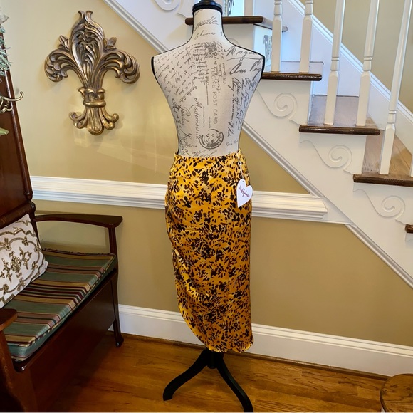 Buddy Love satin leopard print midi skirt - Picture 12 of 12